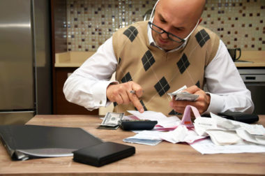 Make sure your client pays his bills: play it safe from the start!
